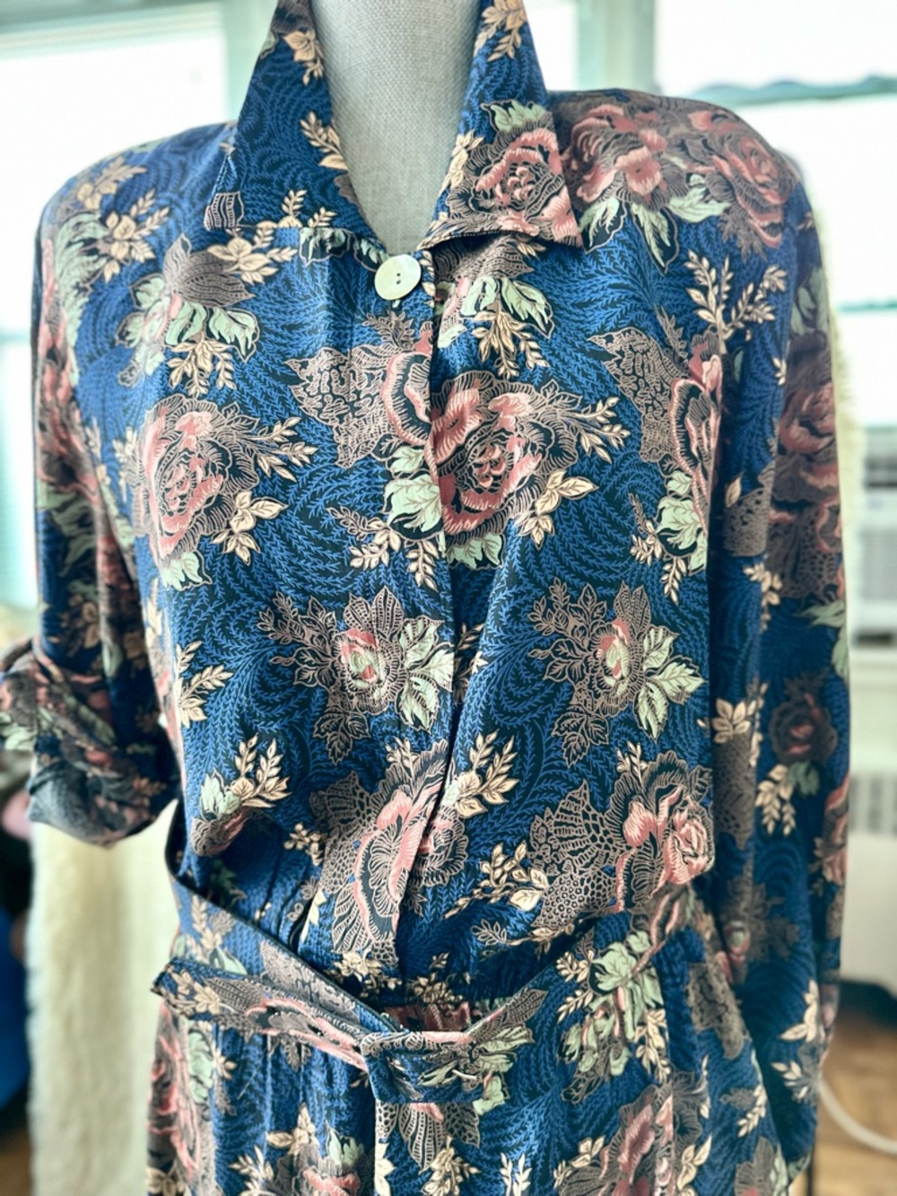 Vintage Carol Anderson floral button front dress with belt.